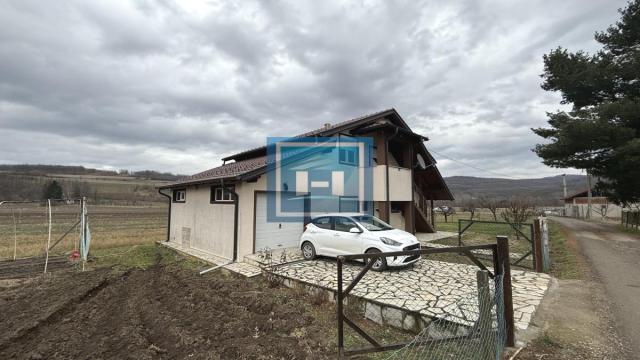 Kuća, Prodaja, 214m2, Glavinci, Okolno mesto, Jagodina