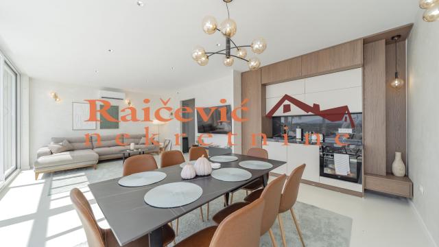 Kuća, Petosoban, Prodaja, 360m2, Sopot (mesto), Sopot, Mali Pozarevac