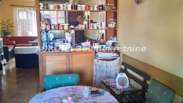 Kuća, Prodaja, 394m2, Futog, Novi Sad, Novi Sad