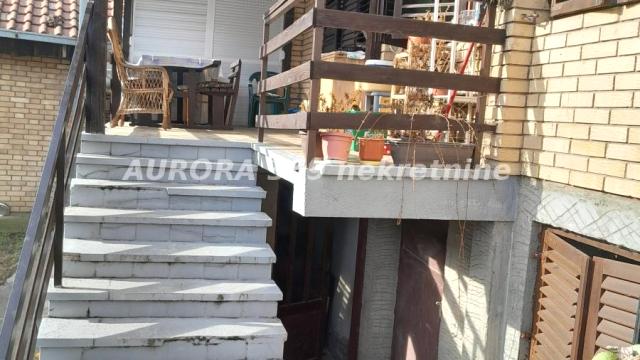 Kuća, Prodaja, 394m2, Futog, Novi Sad, Novi Sad