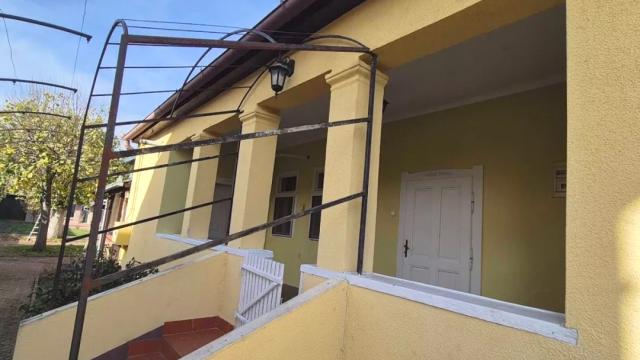 Kuća, Petosoban i veći, Prodaja, 360m2, Klenak, Okolno mesto, Klenak