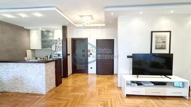 Stan, četvorosoban, Izdavanje, 97m2, Crveni krst, Vračar, Vojvode Šupljikca