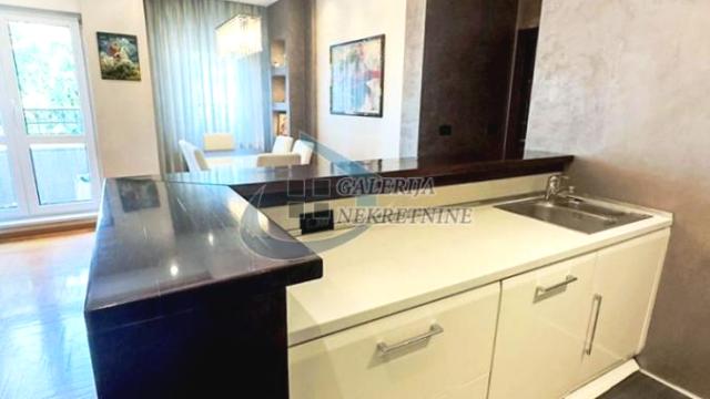 Stan, četvorosoban, Izdavanje, 97m2, Crveni krst, Vračar, Vojvode Šupljikca