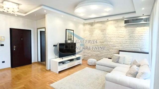 Stan, četvorosoban, Izdavanje, 97m2, Crveni krst, Vračar, Vojvode Šupljikca