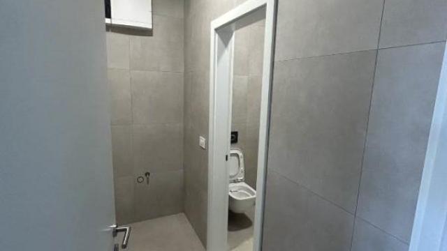 Poslovni prostor, Izdavanje, 37m2, Gornji grad, Zemun, Banatska