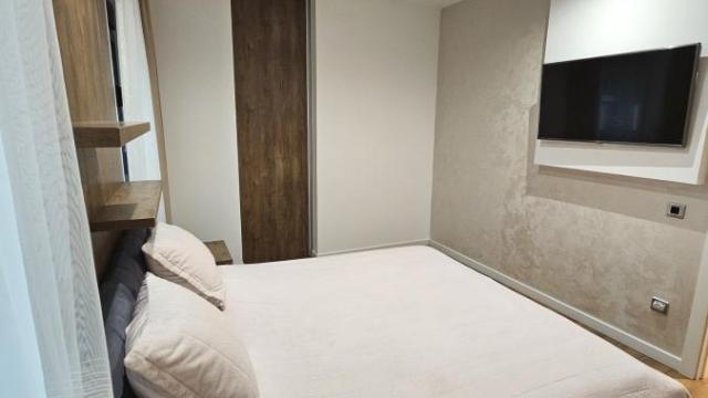 Kuća, četvorosoban, Izdavanje, 200m2, Ledine, Novi Beograd, Majke Jugovića