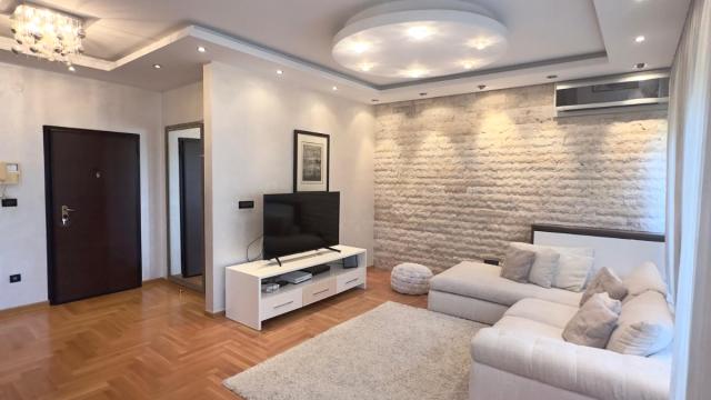 Stan, četvorosoban, Izdavanje, 97m2, Crveni krst, Vračar, Vojvode Supljikca