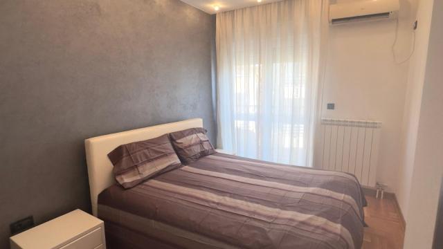 Stan, četvorosoban, Izdavanje, 97m2, Crveni krst, Vračar, Vojvode Supljikca