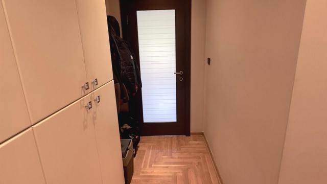 Stan, četvorosoban, Izdavanje, 97m2, Crveni krst, Vračar, Vojvode Supljikca