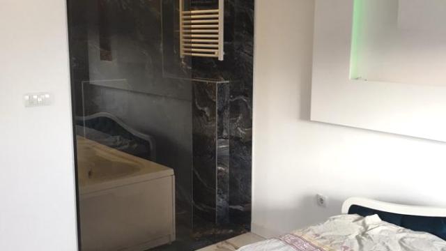 Stan, četvorosoban, Izdavanje, 100m2, Ledine, Novi Beograd, Rene Magrita