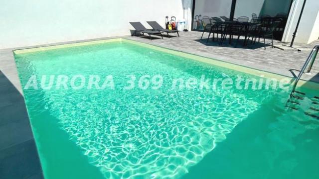 Kuća, Trosoban, Izdavanje, 180m2, Tatarsko brdo, Petrovaradin, Novi Sad