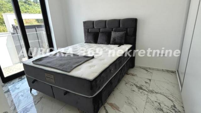 Kuća, Trosoban, Izdavanje, 180m2, Tatarsko brdo, Petrovaradin, Novi Sad