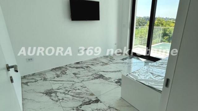 Kuća, Trosoban, Izdavanje, 180m2, Tatarsko brdo, Petrovaradin, Novi Sad