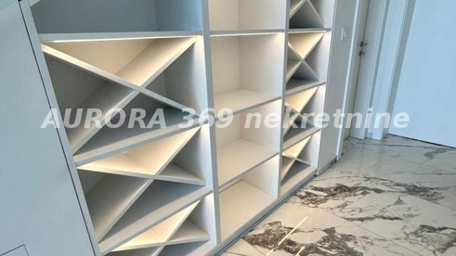 Kuća, Trosoban, Izdavanje, 180m2, Tatarsko brdo, Petrovaradin, Novi Sad
