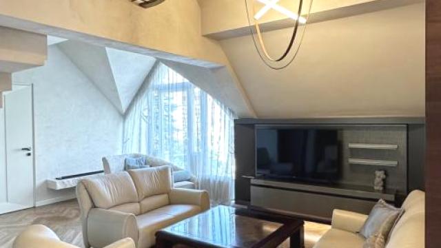 Stan, četvoroiposoban, Izdavanje, 197m2, Banovo brdo, Čukarica, Požeška