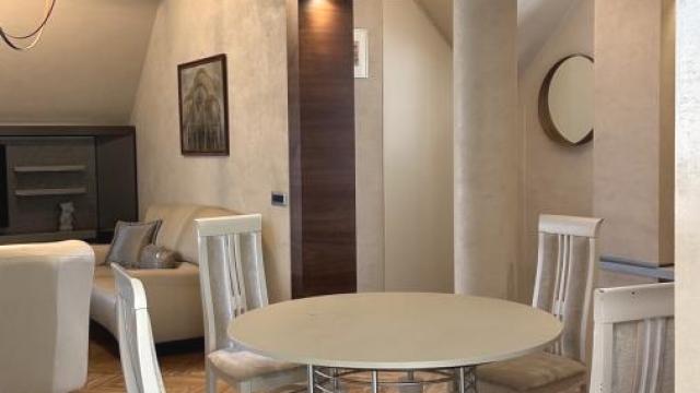 Stan, četvoroiposoban, Izdavanje, 197m2, Banovo brdo, Čukarica, Požeška