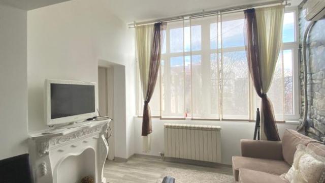 Stan, Jednoiposoban, Izdavanje, 36m2, Slavija, Vračar, Beogradska