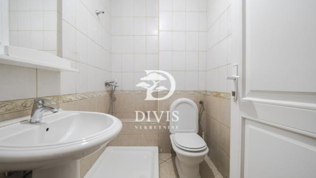 Kuća, Petosoban i veći, Izdavanje, 480m2, Bulevar oslobođenja