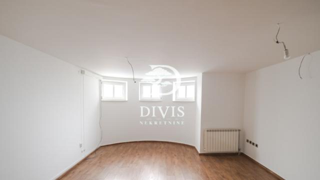 Kuća, Petosoban i veći, Izdavanje, 480m2, Bulevar oslobođenja