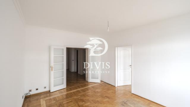 Kuća, Petosoban i veći, Izdavanje, 480m2, Bulevar oslobođenja