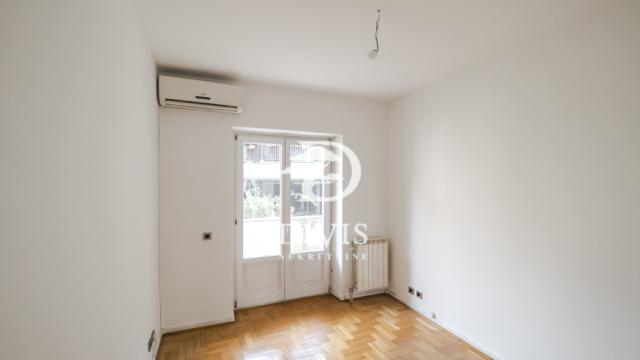 Kuća, Petosoban i veći, Izdavanje, 480m2, Bulevar oslobođenja