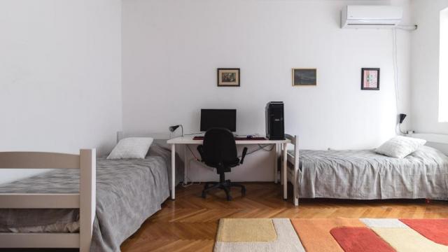 Stan, Trosoban, Izdavanje, 65m2, Sterijina