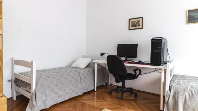 Stan, Trosoban, Izdavanje, 65m2, Sterijina