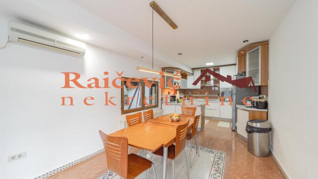 Kuća, četvorosoban, Izdavanje, 110m2, Dedinje, Savski venac, Koste Racina
