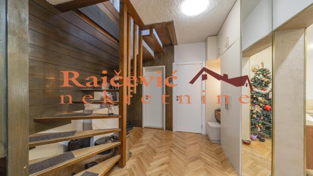 Kuća, četvorosoban, Izdavanje, 110m2, Dedinje, Savski venac, Koste Racina