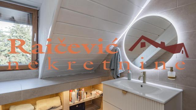 Kuća, četvorosoban, Izdavanje, 110m2, Dedinje, Savski venac, Koste Racina