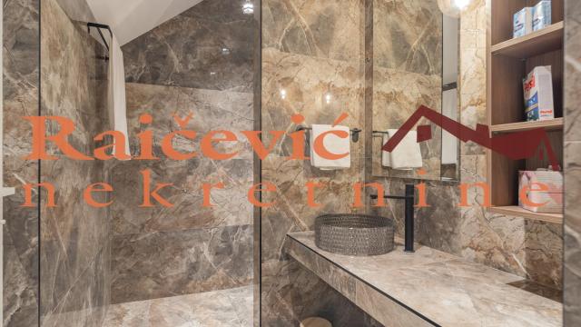 Kuća, Petosoban, Prodaja, 360m2, Sopot (mesto), Sopot, Mali Pozarevac