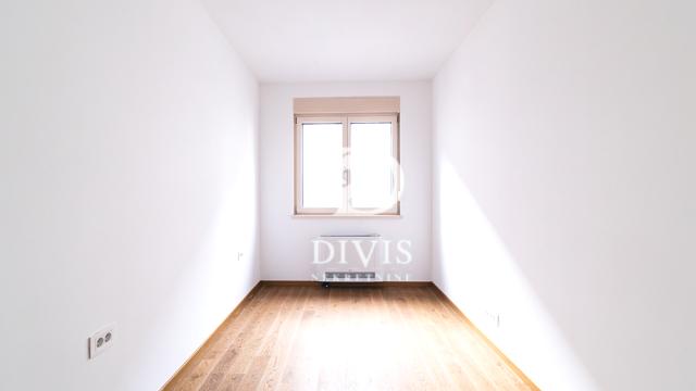 Stan, Troiposoban, Prodaja, 71m2, Stojana Protića