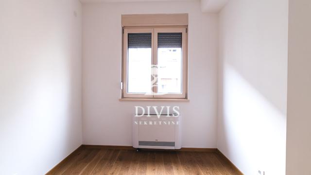 Stan, Troiposoban, Prodaja, 71m2, Stojana Protića