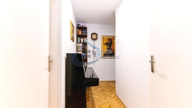 Stan, Dvosoban, Prodaja, 67m2, Blok 70 (kineski tržni centar), Novi Beograd, Jurija Gagarina