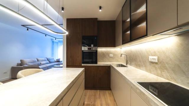 Stan, četvorosoban, Izdavanje, 140m2, Loznička