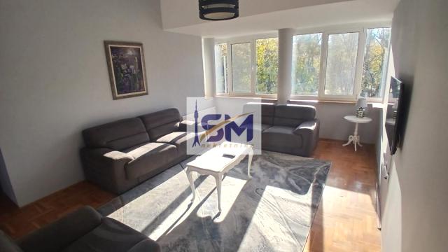 Stan, Petosoban, Izdavanje, 151m2, Dedinje, Savski venac, Kronštatska