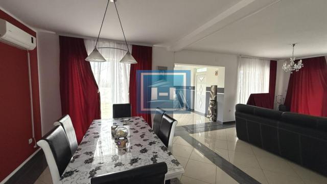 Kuća, Prodaja, 260m2, Lipar, Gradska lokacija, Jagodina