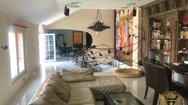 Kuća, Izdavanje, 500m2, Centar, Gradska lokacija, Petra Drapšina