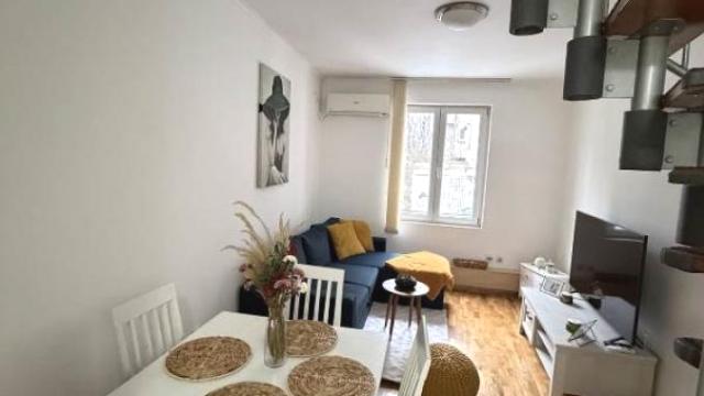 Stan, Dvoiposoban, Prodaja, 53m2, Senjak, Savski venac, Sitnička