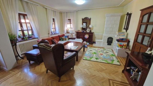 Kuća, Petosoban i veći, Prodaja, 213m2, Lesnina, Gradska lokacija, Lesnina