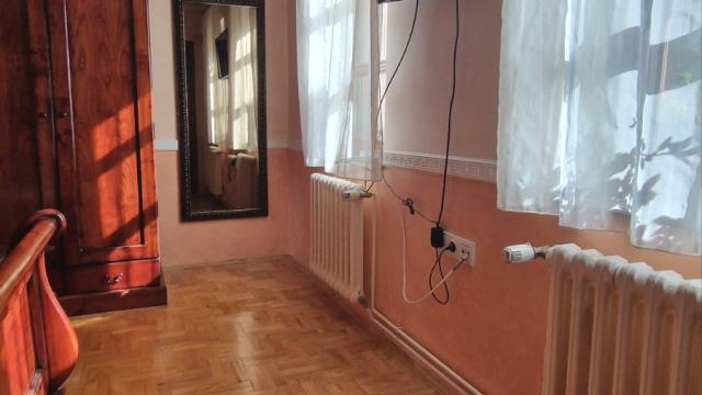 Kuća, Petosoban i veći, Prodaja, 213m2, Lesnina, Gradska lokacija, Lesnina