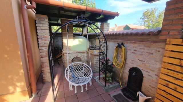 Kuća, Petosoban i veći, Prodaja, 213m2, Lesnina, Gradska lokacija, Lesnina