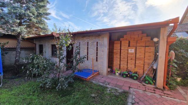 Kuća, Petosoban i veći, Prodaja, 213m2, Lesnina, Gradska lokacija, Lesnina