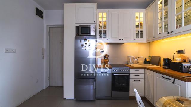 Stan, Trosoban, Prodaja, 42m2, Mileševska