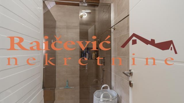 Kuća, četvorosoban, Izdavanje, 110m2, Dedinje, Savski venac, Koste Racina