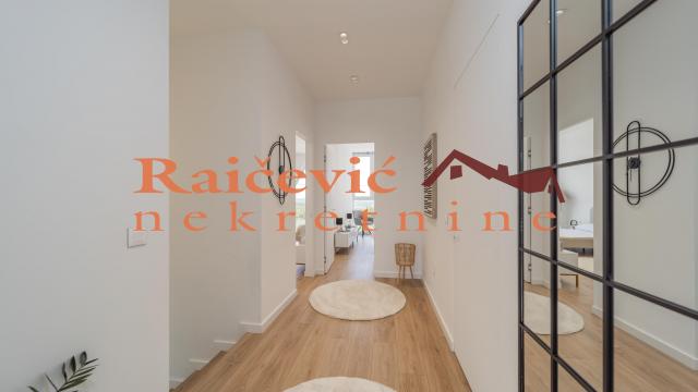 Kuća, Petosoban, Prodaja, 360m2, Sopot (mesto), Sopot, Mali Pozarevac