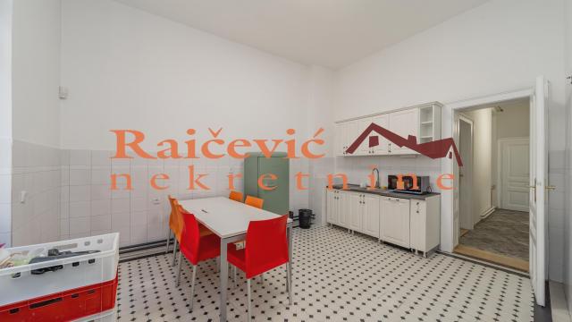 Poslovni prostor, Izdavanje, 239m2, Centar, Stari grad, Cara Urosa