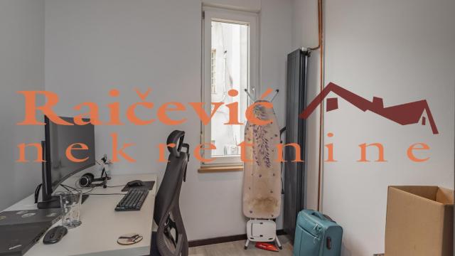 Stan, Trosoban, Prodaja, 83m2, Centar, Savski venac, Admirala Geprata