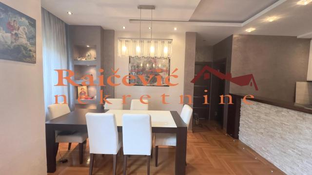 Stan, četvorosoban, Izdavanje, 97m2, Crveni krst, Vračar, Vojvode Supljikca