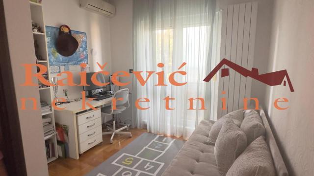 Stan, četvorosoban, Izdavanje, 97m2, Crveni krst, Vračar, Vojvode Supljikca